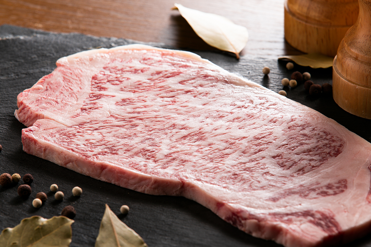 青森県平川市 肉の豚金
